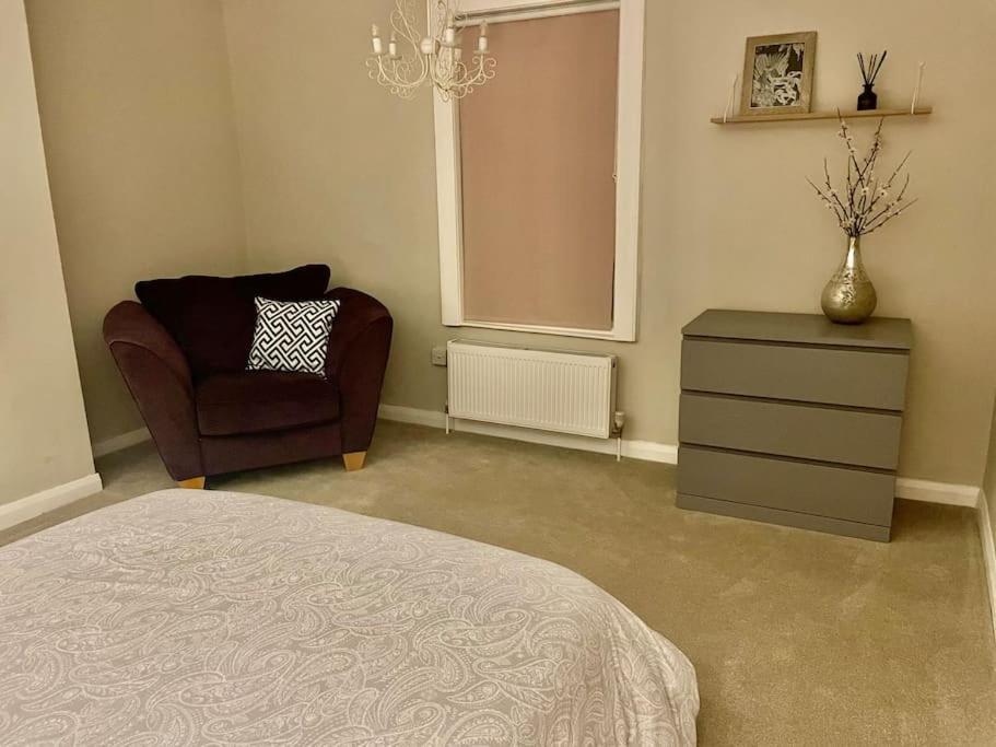 Apartment Stylish & Spacious 2 Storey, 3 Bed