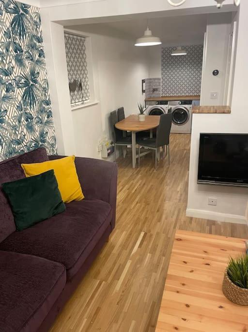 Stylish & Spacious 2 Storey, 3 Bed