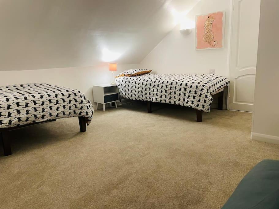 Stylish & Spacious 2 Storey, 3 Bed