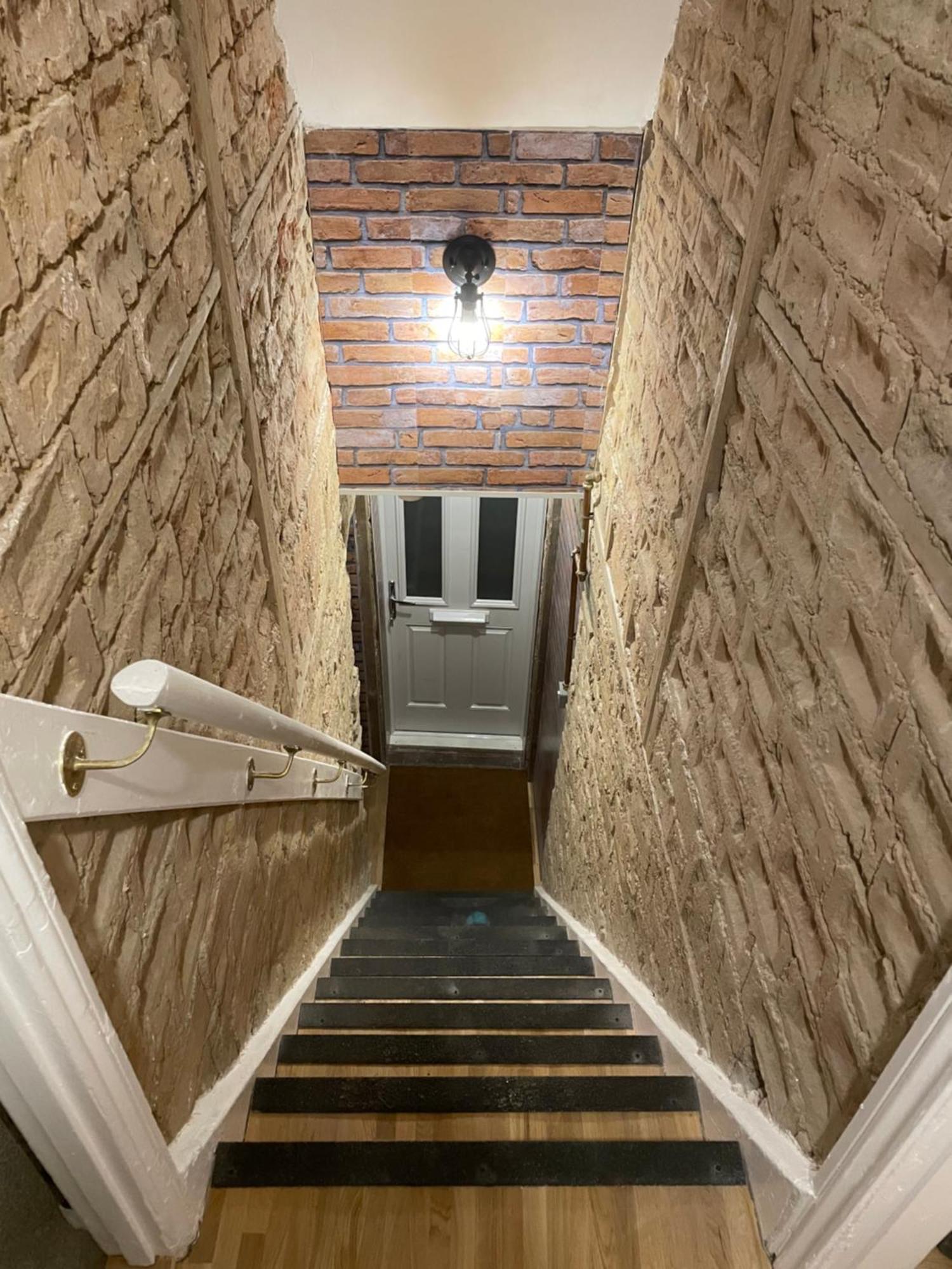 Stylish & Spacious 2 Storey, 3 Bed Gravesend